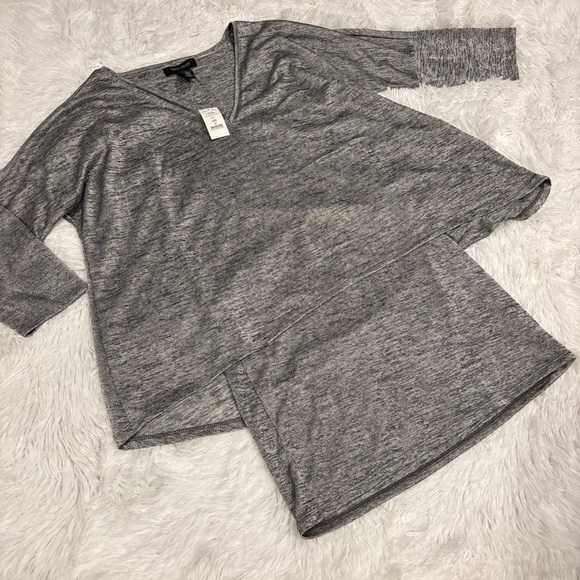 White House Black Market women’s SILVER V-Neck Double Layer Tunic Small NWT - Picture 2 of 9